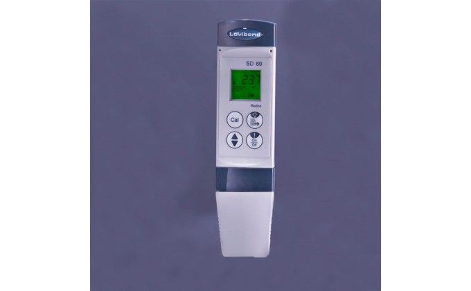 Misuratore cloro elettronico compatto e facile da usare.